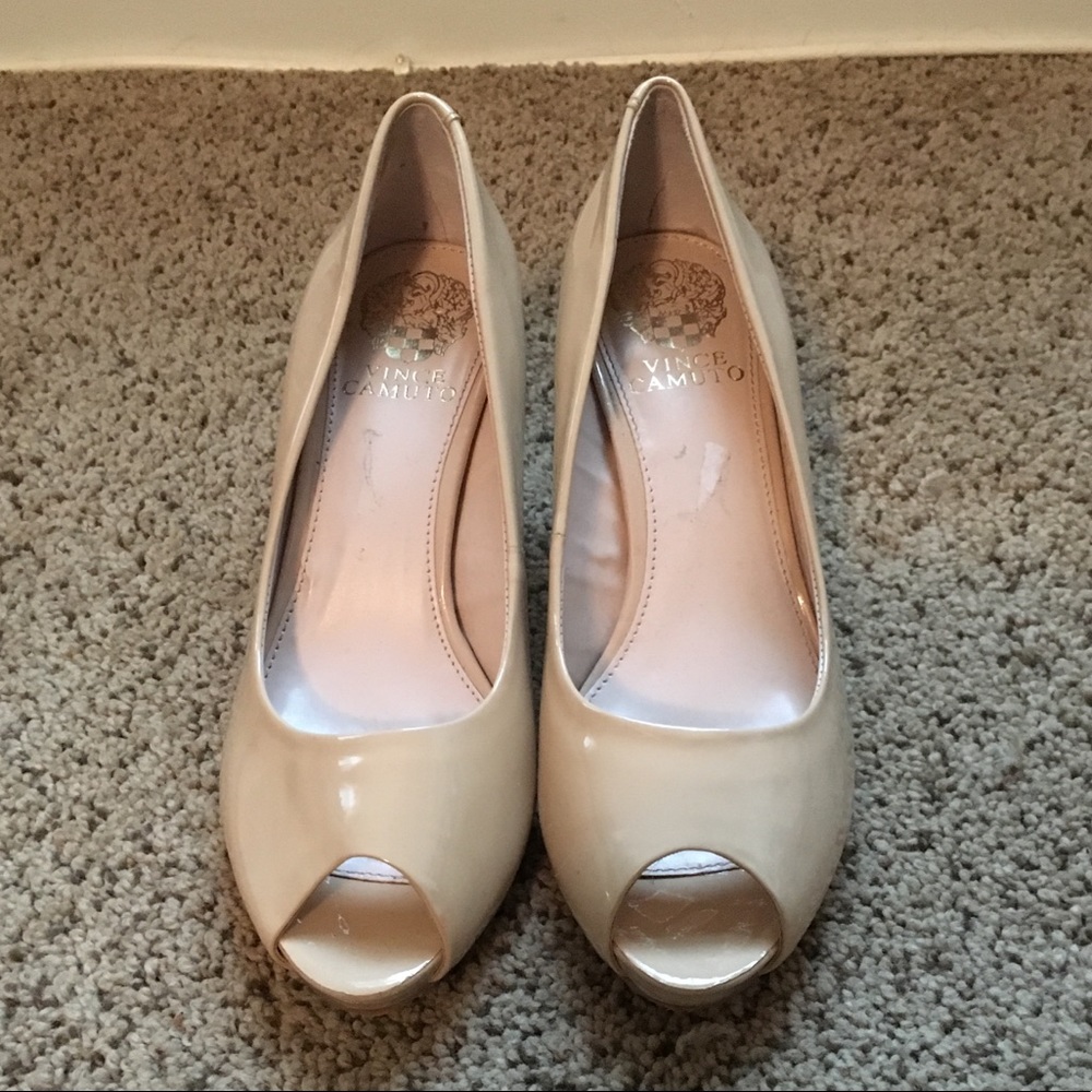 Brand New Size 7 Vince Camuto Nude Peep Toe Heel